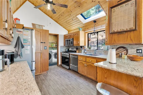 $560,000 | 5820 Acorn Drive, Wrightwood, CA 92397