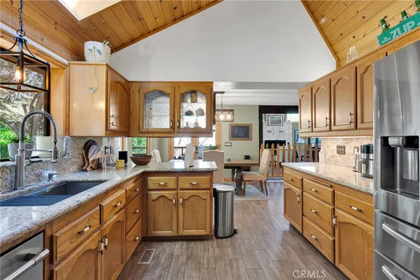 $560,000 | 5820 Acorn Drive, Wrightwood, CA 92397