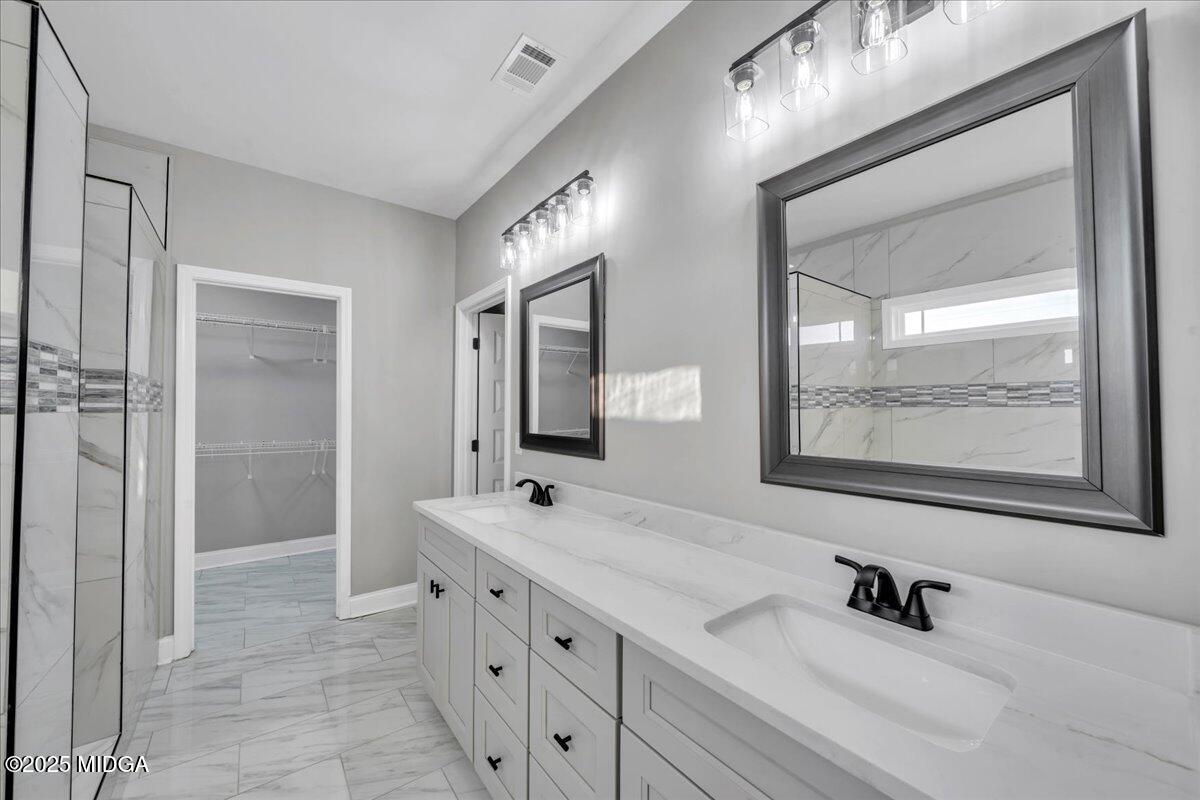 202 Eric Court Byron, GA 31008 - Photo 23 of 43 24 - Owners Suite Bathroom