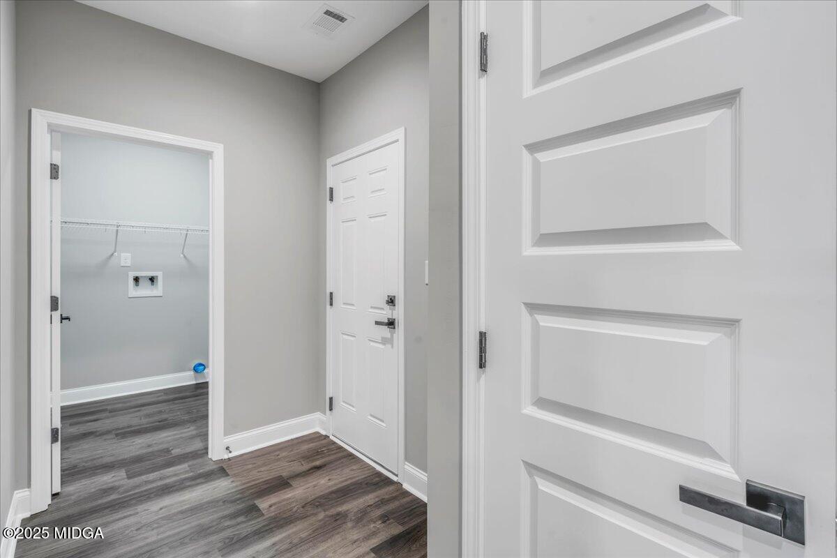 202 Eric Court Byron, GA 31008 - Photo 31 of 43 32 - Hall