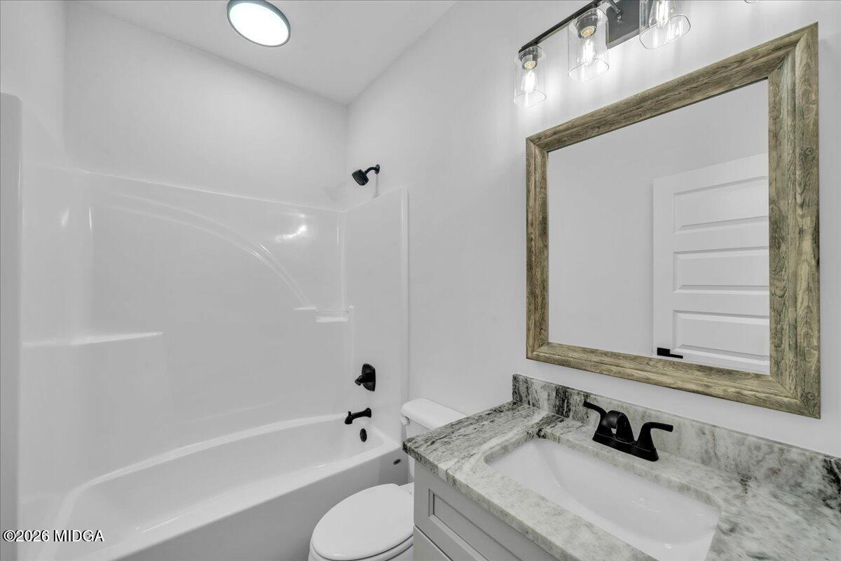 202 Eric Court Byron, GA 31008 - Photo 42 of 57 42 - Hall Bath