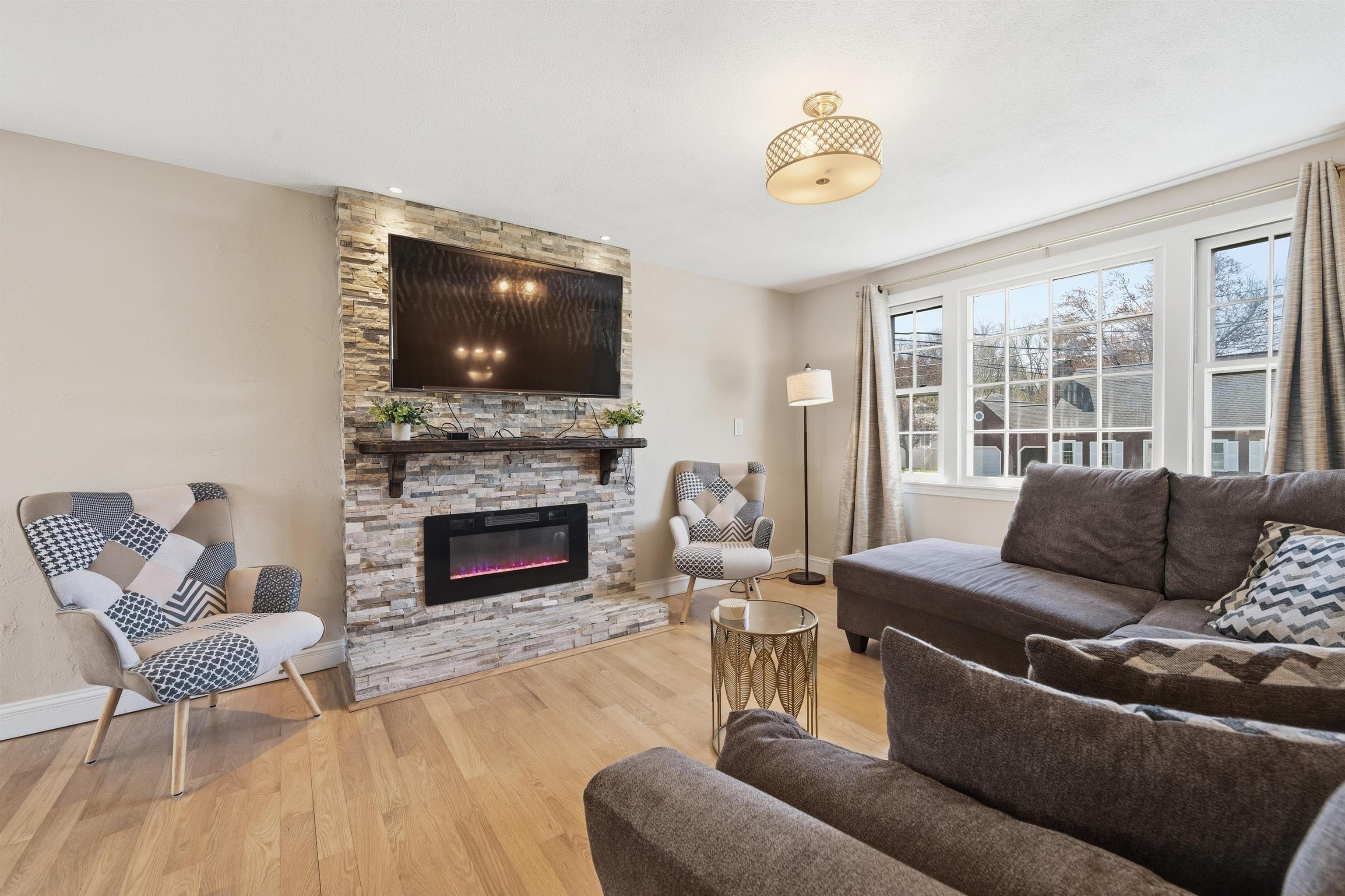 4 Percheron Circle Nashua, NH 03062 - Photo 2 of 53