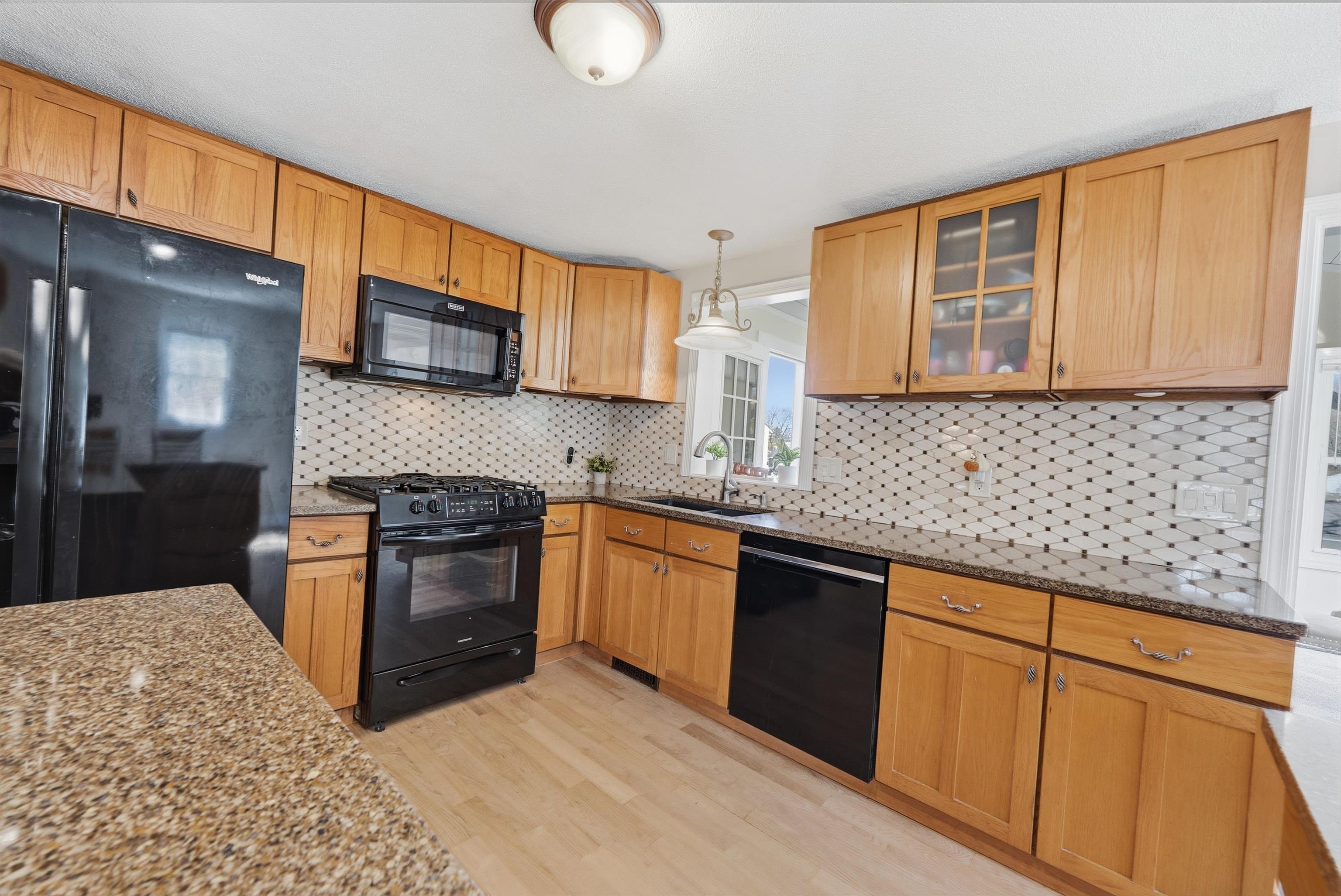4 Percheron Circle Nashua, NH 03062 - Photo 6 of 53
