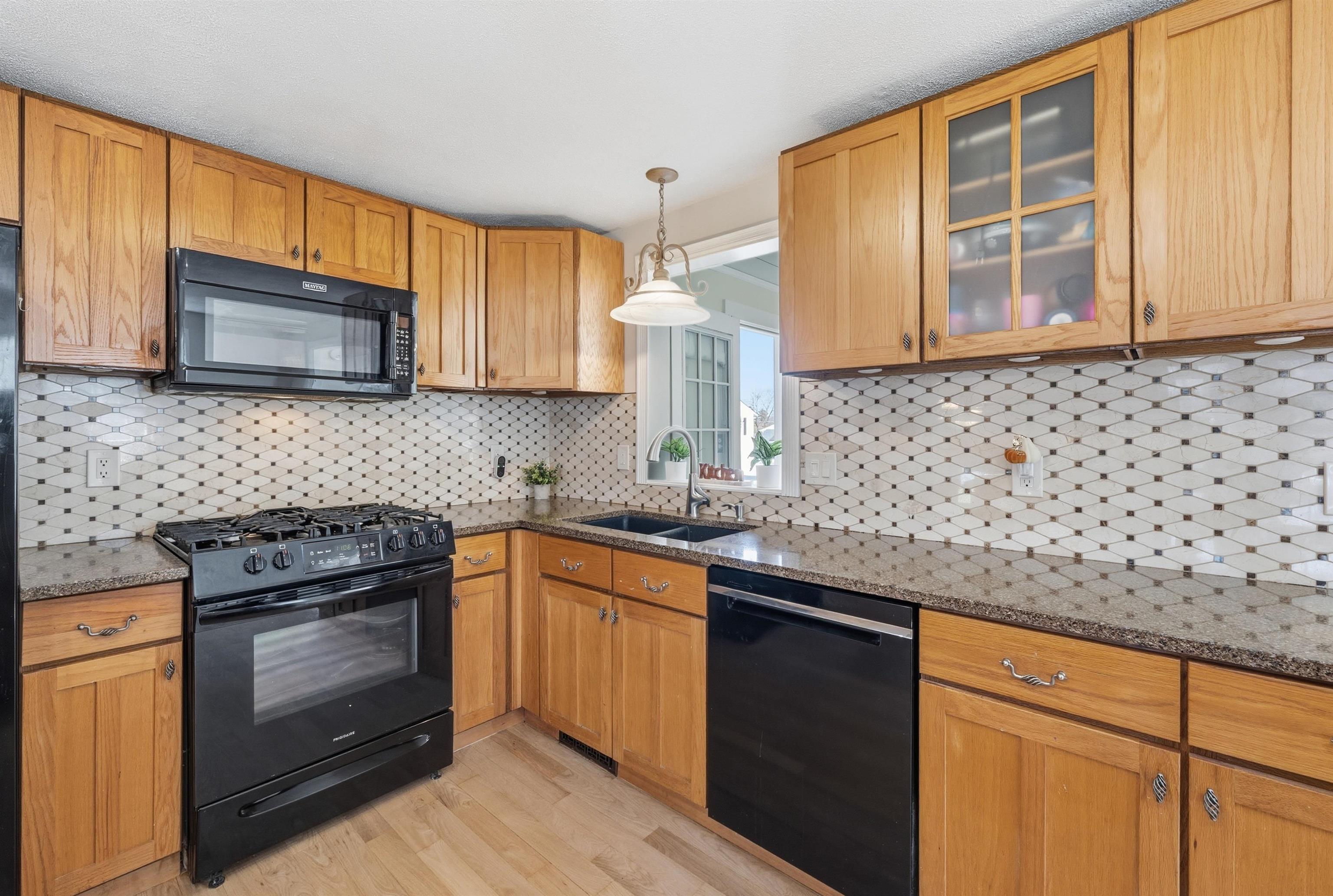 4 Percheron Circle Nashua, NH 03062 - Photo 7 of 53