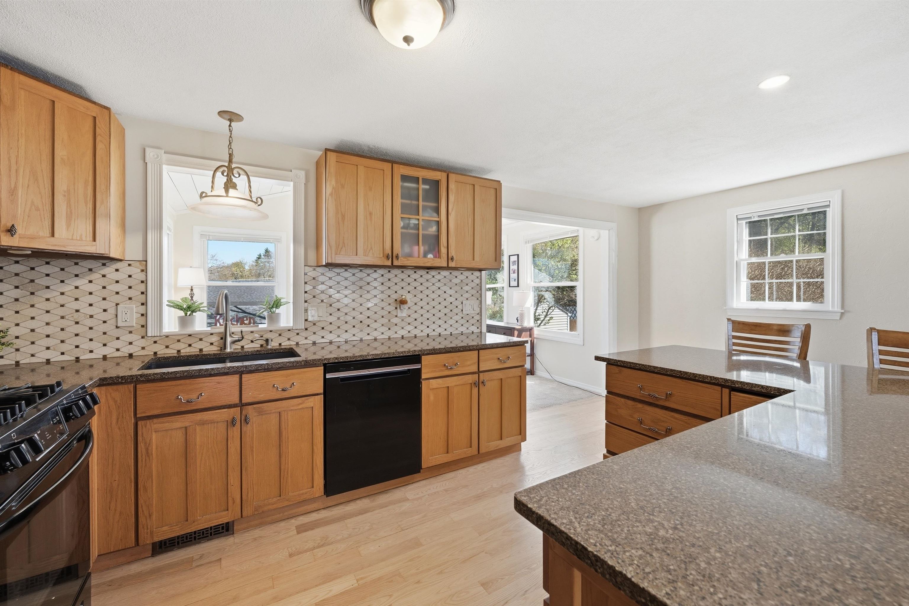 4 Percheron Circle Nashua, NH 03062 - Photo 8 of 53