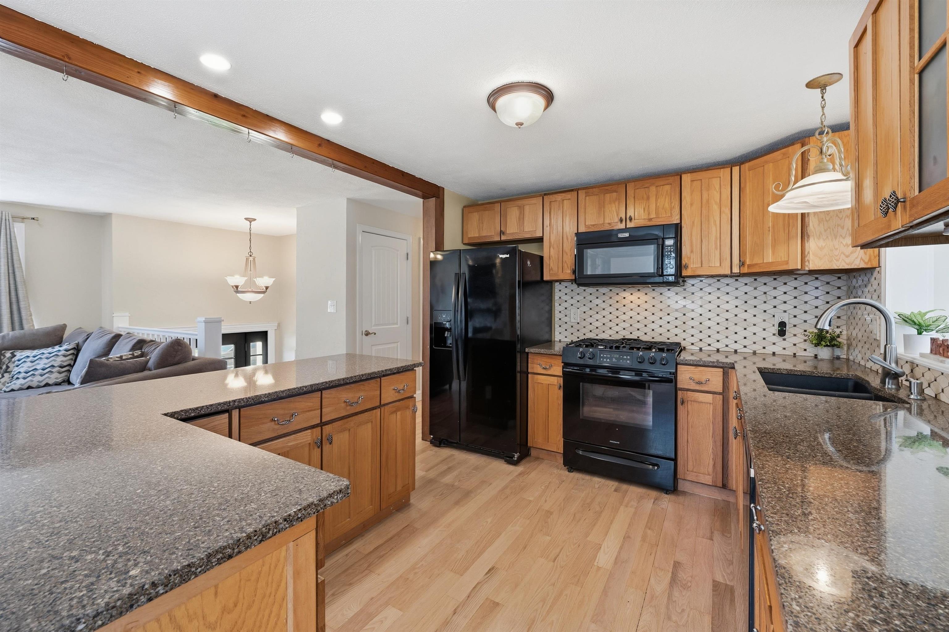 4 Percheron Circle Nashua, NH 03062 - Photo 9 of 53