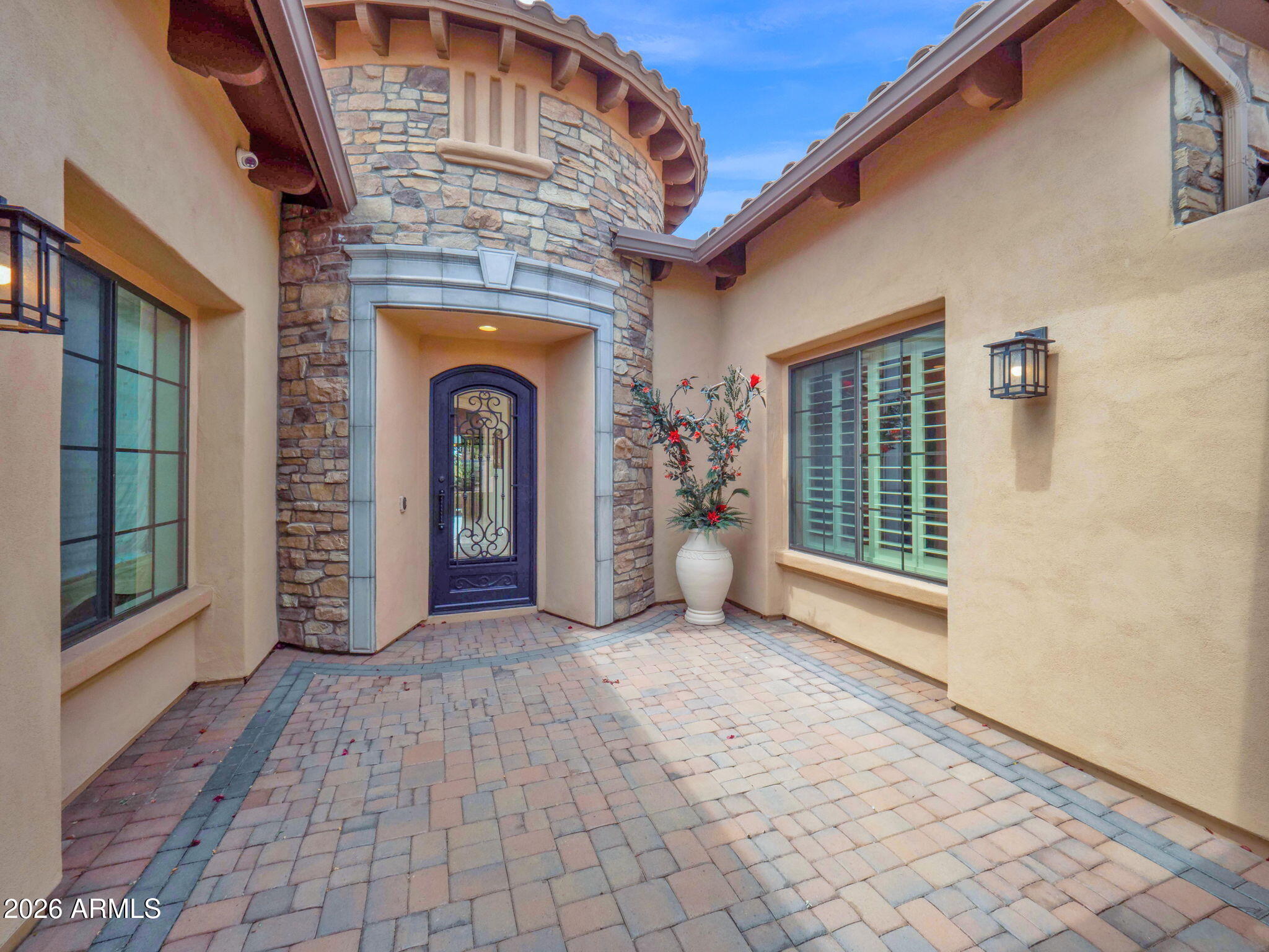 8925 East Rosedale Circle Mesa, AZ 85207 - Photo 3 of 67 37-web-or-mls-_1588728