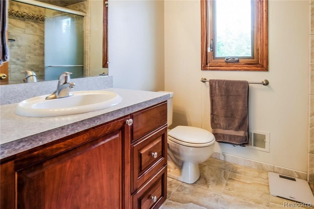 453 Mayapple Court Rochester, MI 48307 - Photo 18 of 37 Updated Master Bathroom