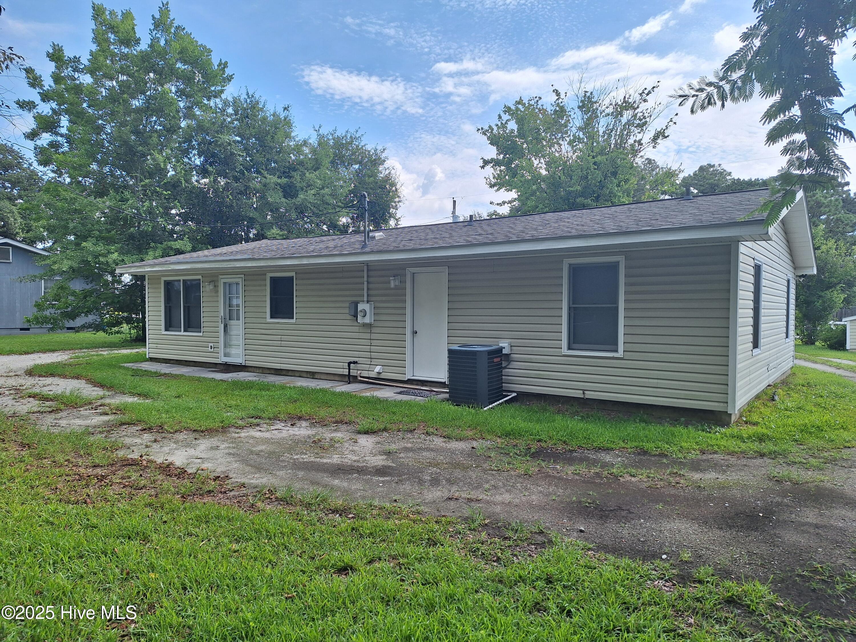 142 Florida Park Road Newport, NC 28570 - Photo 13 of 14 Back yard