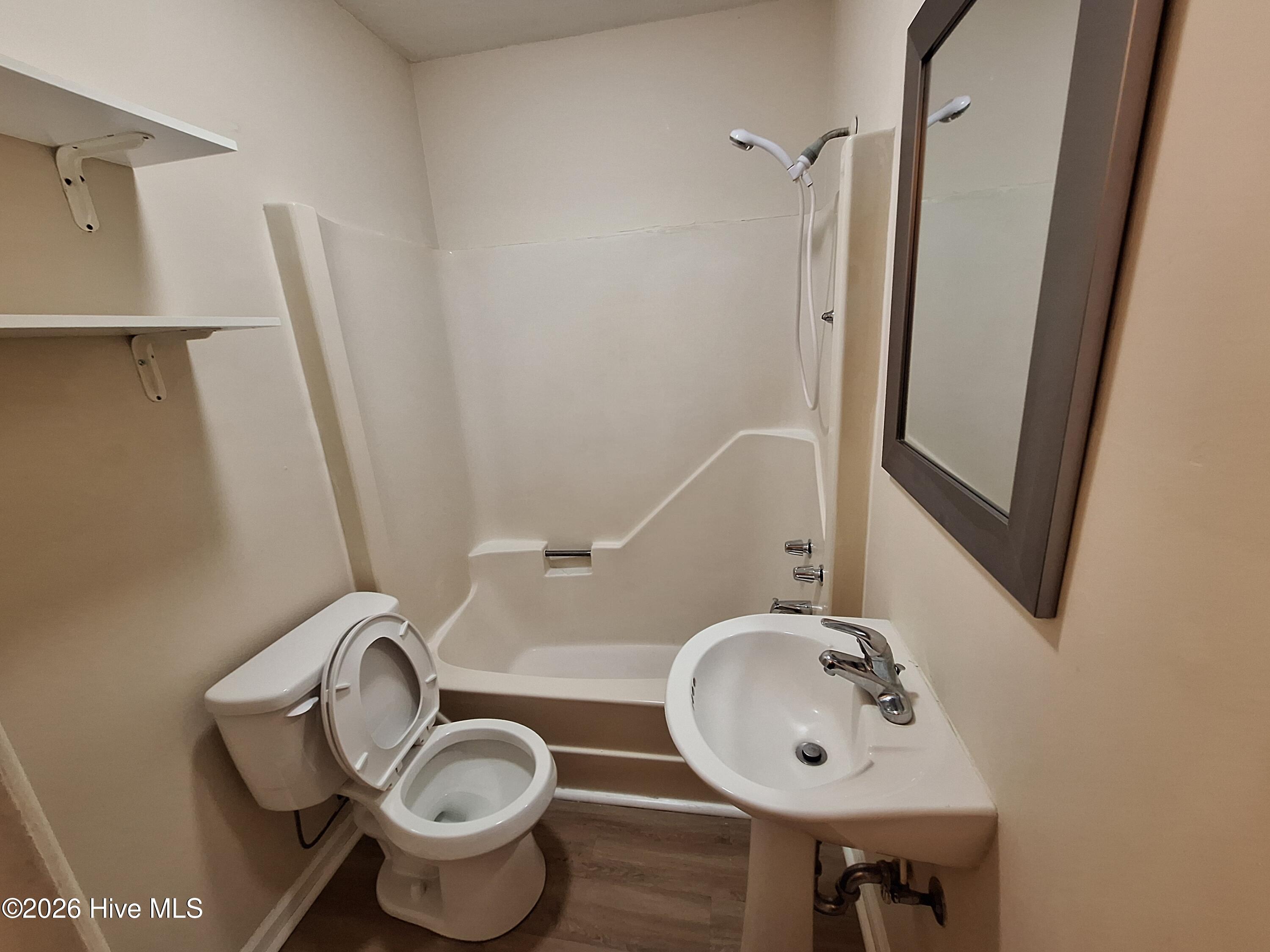 142 Florida Park Road Newport, NC 28570 - Photo 9 of 14 Full Bath 2