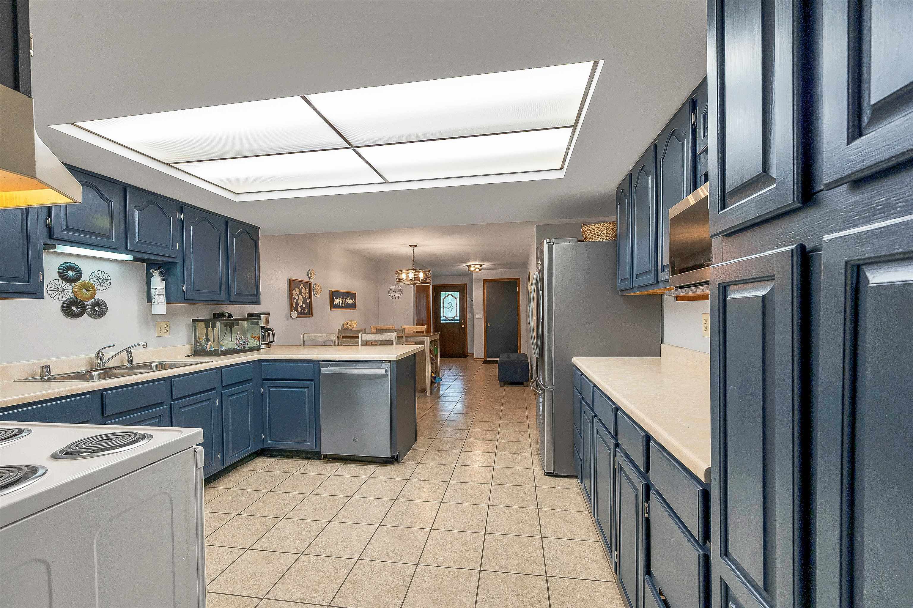 2730 Aquarius Road Green Bay, WI 54311 - Photo 4 of 62