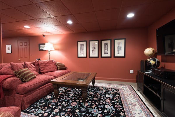 108 Flint Farm Road Middleton, MA 01949 - Photo 24 of 30 a living room with furniture