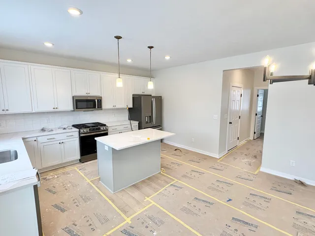 $539,900 | 7326 Graymoor Street Southeast, Caledonia, MI 49316