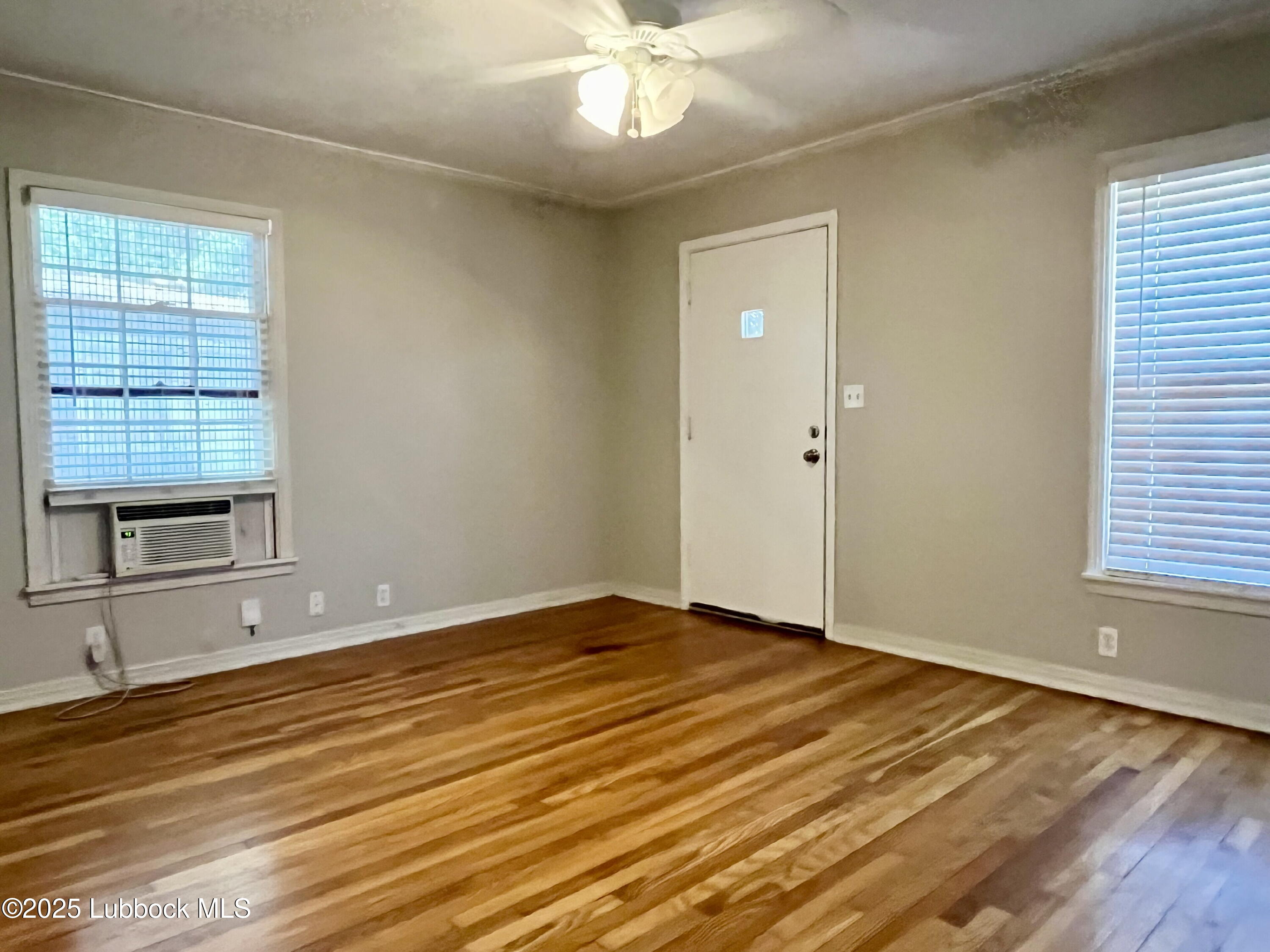 3119 33rd Street, Unit B Lubbock, TX 79410 - Photo 5 of 14 IMG_5677