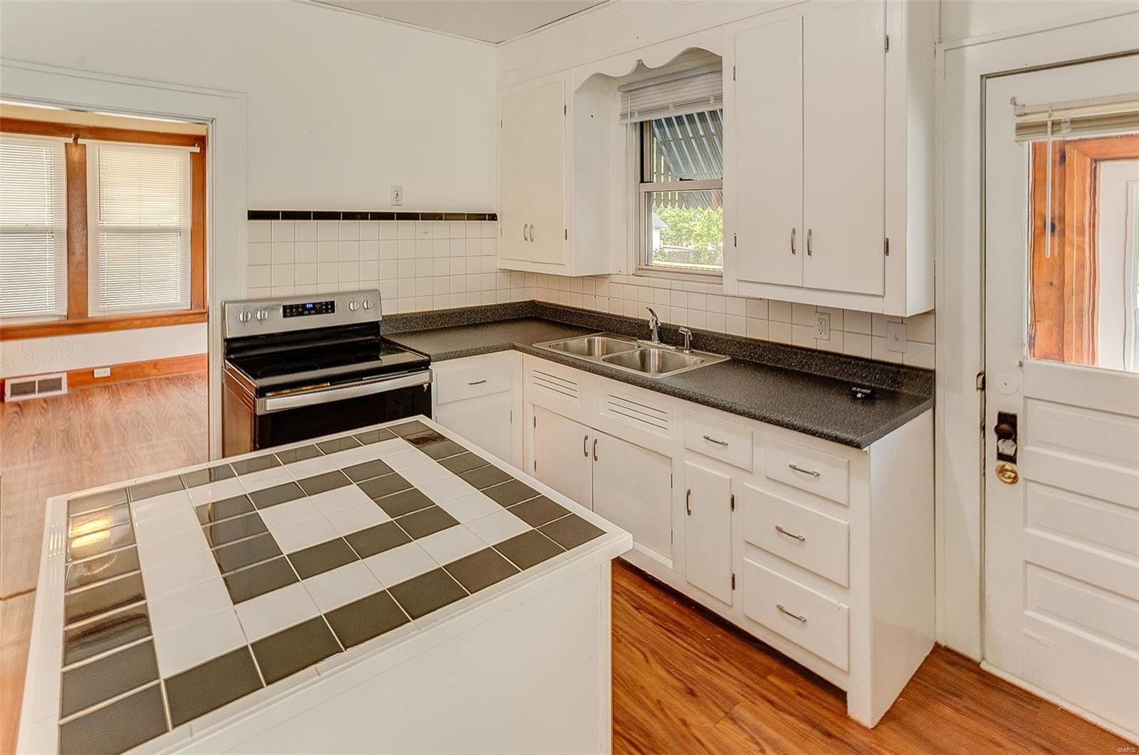 552 St Clair Road Fairview Heights, IL 62208 - Photo 14 of 24