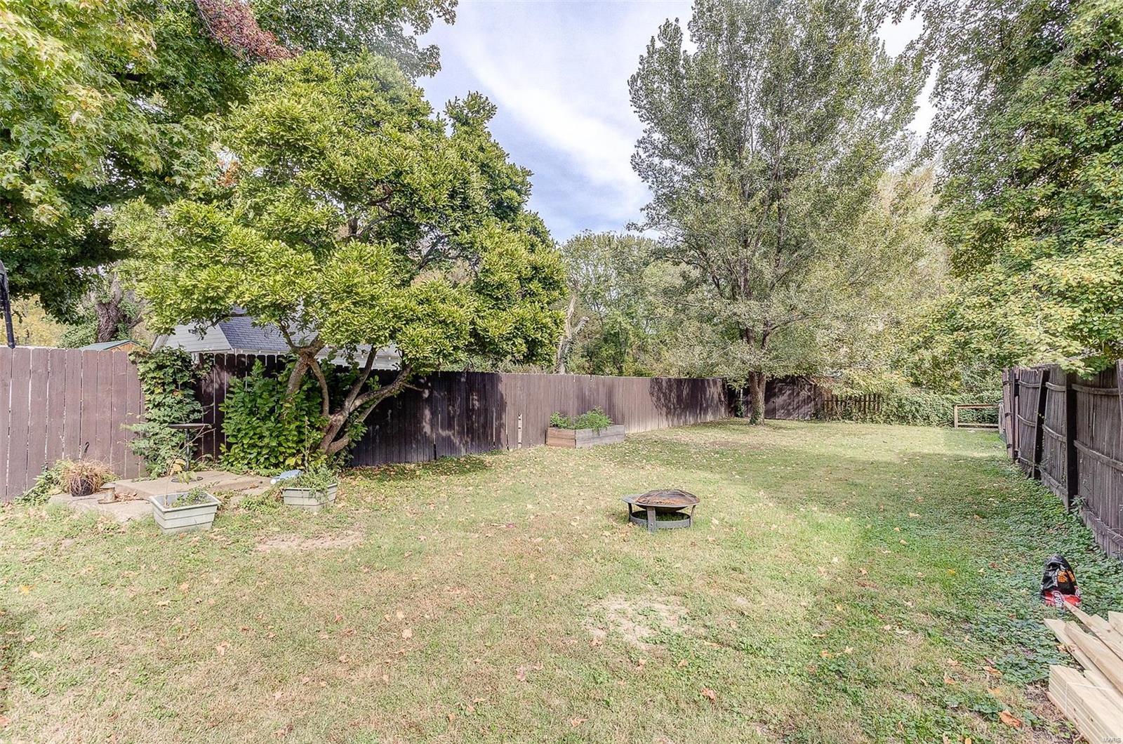 552 St Clair Road Fairview Heights, IL 62208 - Photo 4 of 24