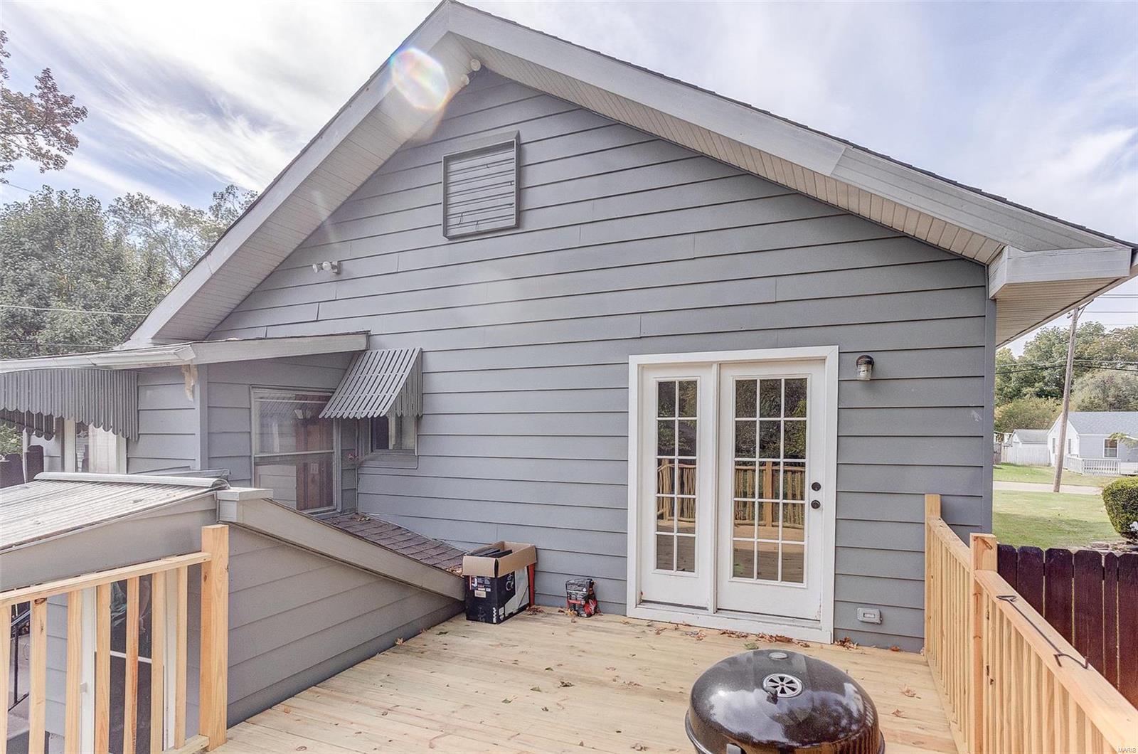 552 St Clair Road Fairview Heights, IL 62208 - Photo 8 of 24