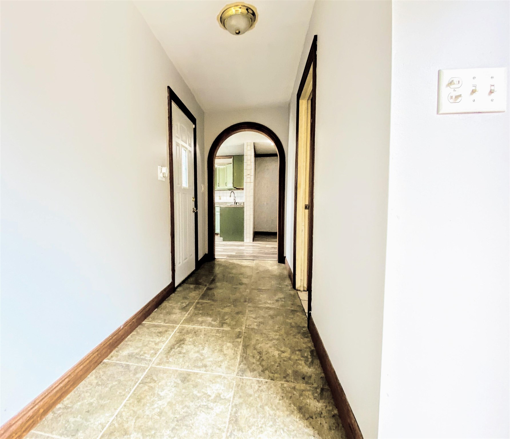 2377 Washington Road Washington, IL 61571 - Photo 3 of 28 Gallery Image 3