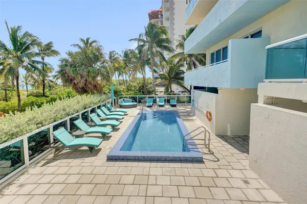 $485,000 | 9172 Collins Avenue, Unit 302, Surfside, FL 33154