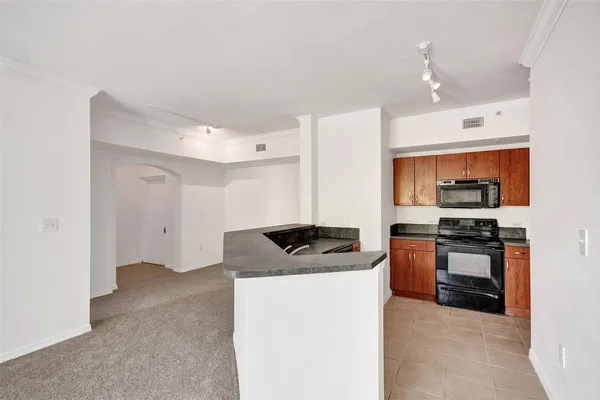 $485,000 | 9172 Collins Avenue, Unit 302, Surfside, FL 33154