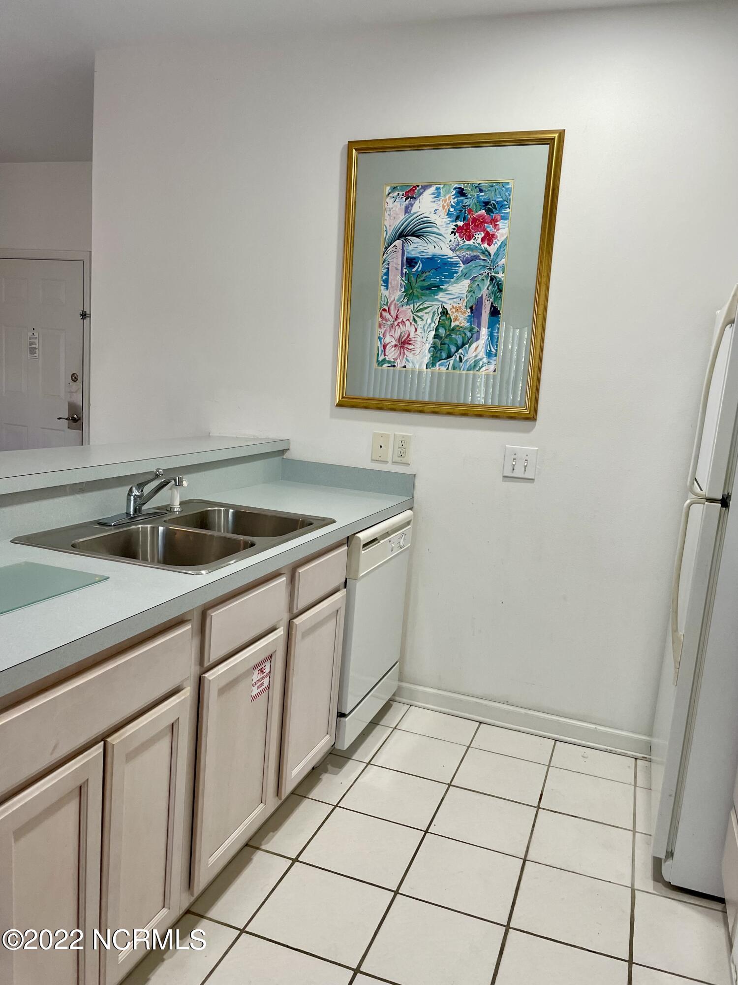 155 Royal Poste Road, Unit 3006 Sunset Beach, NC 28468 - Photo 13 of 34 Kitchen