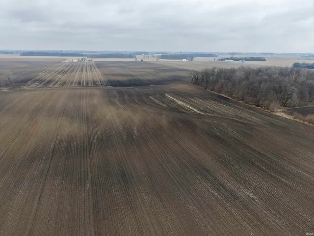 $939,900 | 550 N EAST County Road, Kokomo, IN 46901