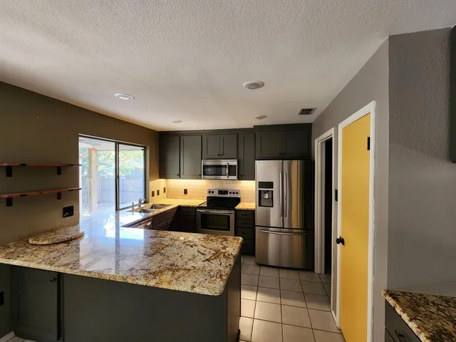 $2,350 | 3920 Woodruff Court, Arlington, TX 76017