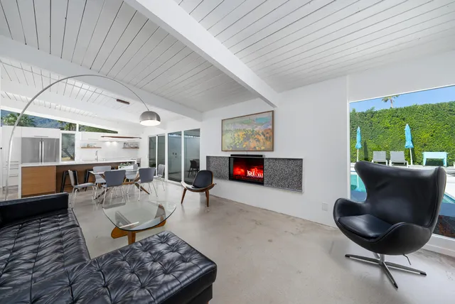 $965,000 | 2550 North Kitty Hawk Drive, Palm Springs, CA 92262
