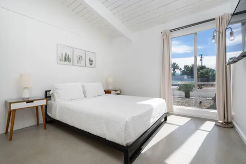 $965,000 | 2550 North Kitty Hawk Drive, Palm Springs, CA 92262