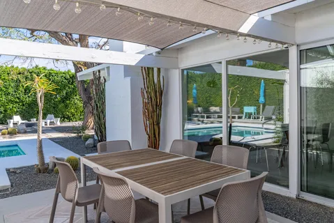 $965,000 | 2550 North Kitty Hawk Drive, Palm Springs, CA 92262