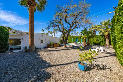 $965,000 | 2550 North Kitty Hawk Drive, Palm Springs, CA 92262