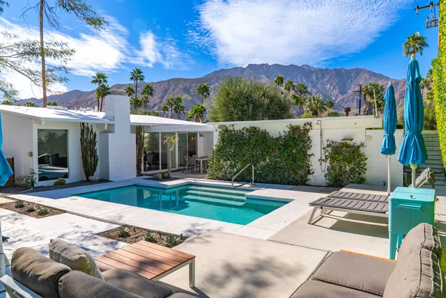 $965,000 | 2550 North Kitty Hawk Drive, Palm Springs, CA 92262