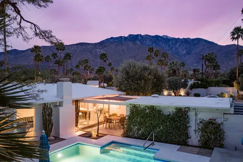 $965,000 | 2550 North Kitty Hawk Drive, Palm Springs, CA 92262