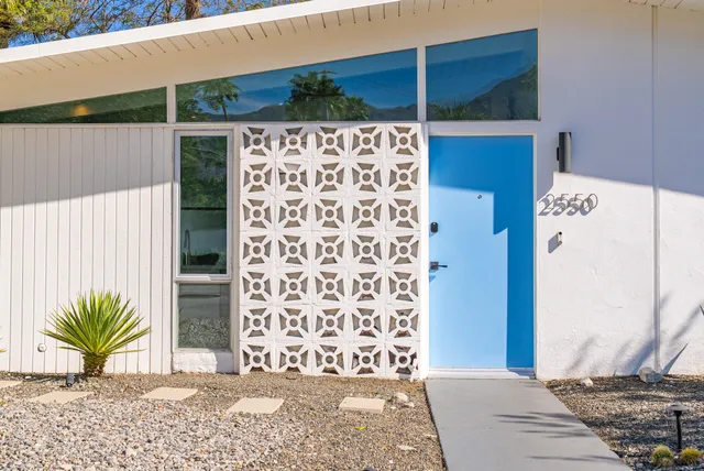 $965,000 | 2550 North Kitty Hawk Drive, Palm Springs, CA 92262