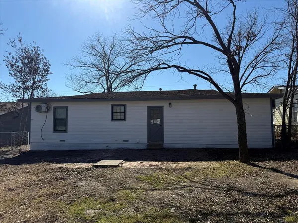 $119,900 | 1114 West Mesquite Street, Coleman, TX 76834