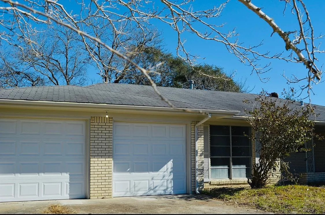 7 Richards Courts La Marque, TX 77568 - Photo 2 of 22