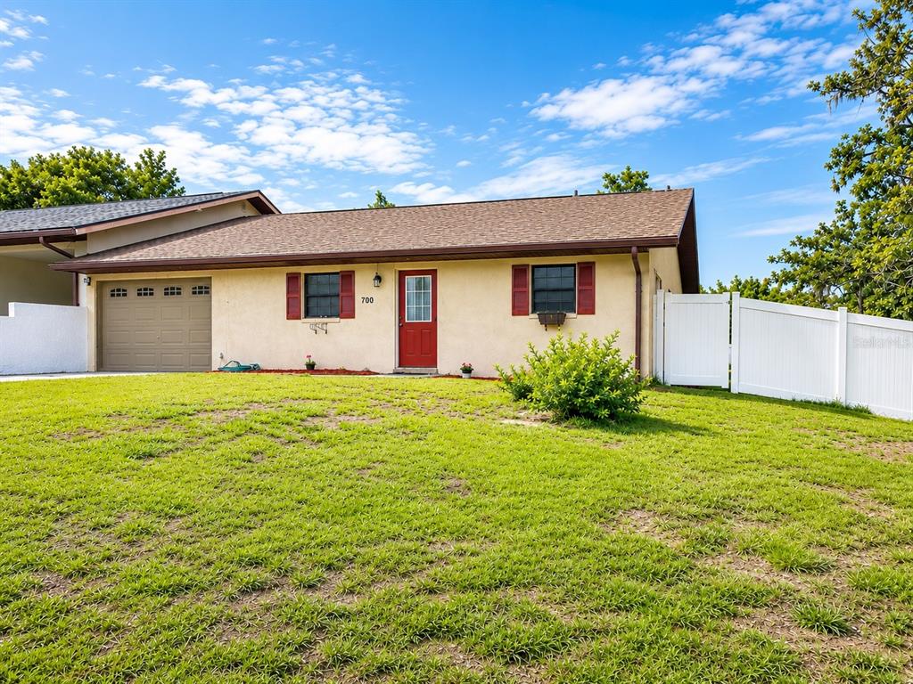 700 West Dampier Street Inverness, FL 34450 - Photo 1 of 23