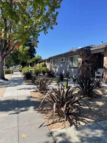 a view of outdoor space yard and porch
