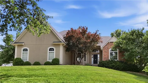 $625,000 | 400 Northeast Bitter Creek Road, Lee's Summit, MO 64086