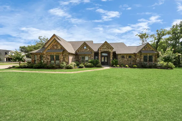 $1,049,000 | 29926 Farm To Market Road 1301, West Columbia, TX 77486