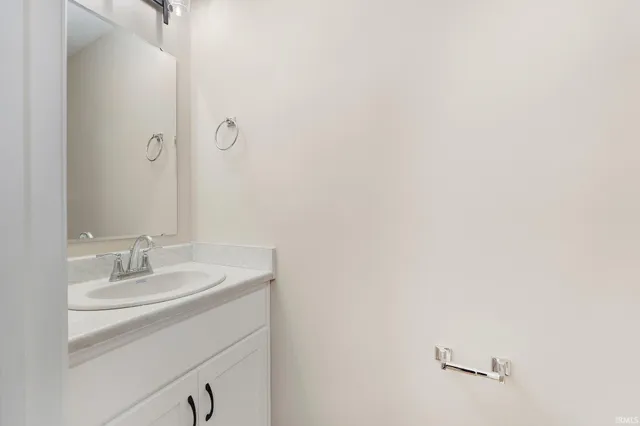 $379,900 | 11132 Carob Thorn Trail, Roanoke, IN 46783