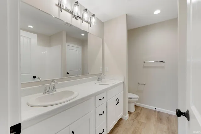 $379,900 | 11132 Carob Thorn Trail, Roanoke, IN 46783