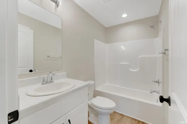 $369,900 | 11132 Carob Thorn Trail, Roanoke, IN 46783