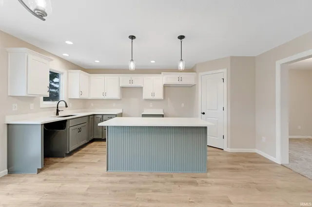 $379,900 | 11132 Carob Thorn Trail, Roanoke, IN 46783