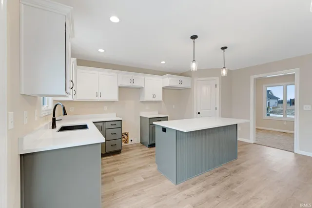 $379,900 | 11132 Carob Thorn Trail, Roanoke, IN 46783