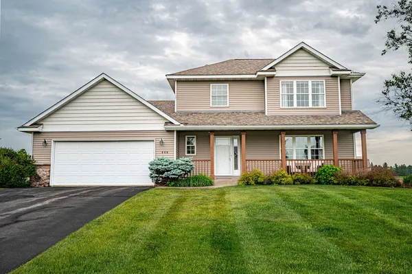$419,000 | 444 West Overlook Drive, Ellsworth, WI 54011