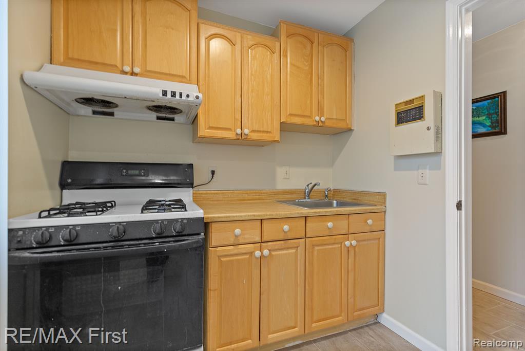 854 Stanford Circle Rochester Hills, MI 48309 - Photo 16 of 45