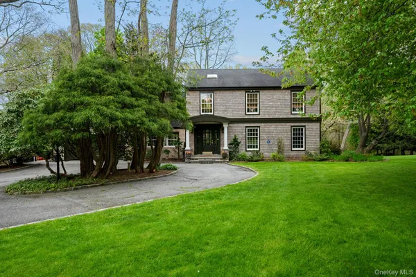 $1,950,000 | 6 Prairie Lane, Brookhaven, NY 11719