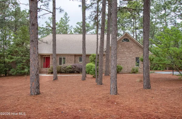 $599,000 | 2 Interlachon Drive, Pinehurst, NC 28374