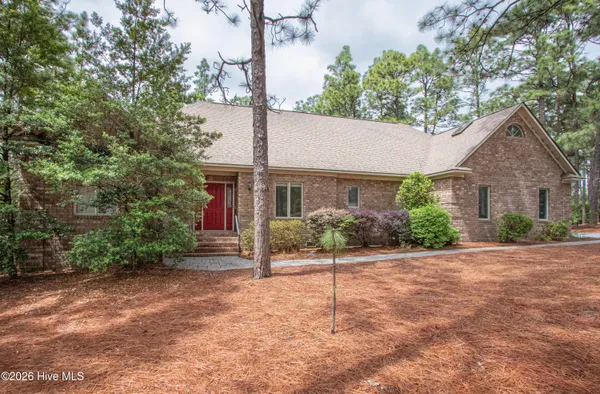 $599,000 | 2 Interlachon Drive, Pinehurst, NC 28374